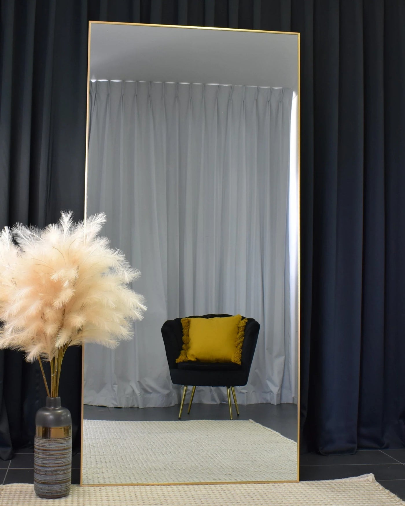 Studio Rectangle Minimalistic Mirror