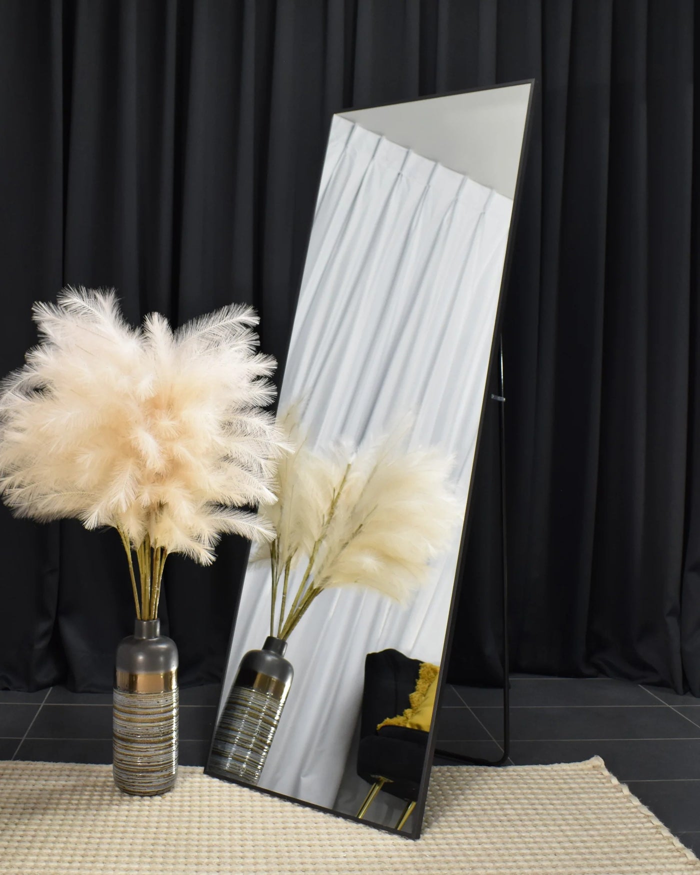 Studio Rectangle Minimalistic Mirror